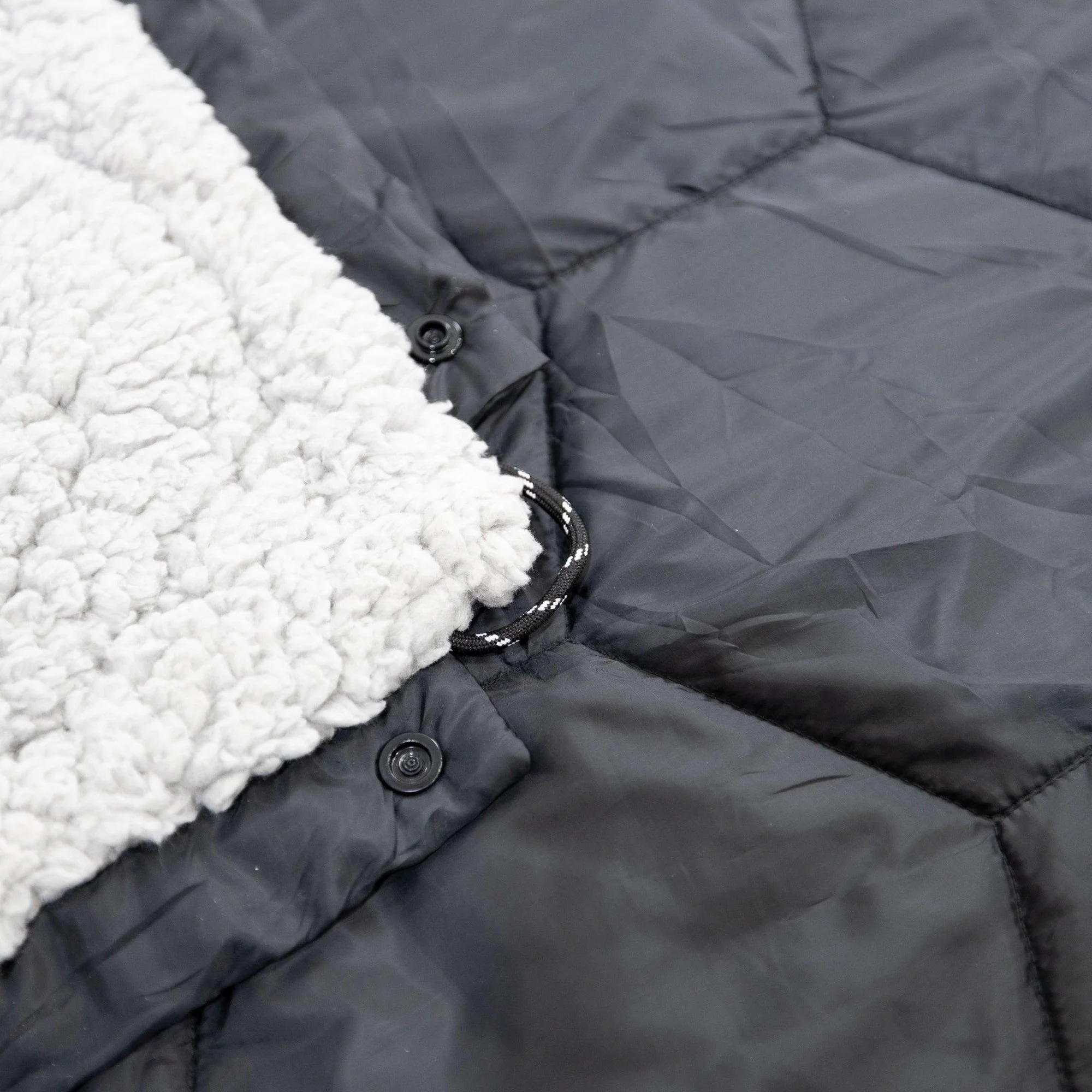 Freespirit Recreation Anywhere Poncho/Puff Blanket - Image 8