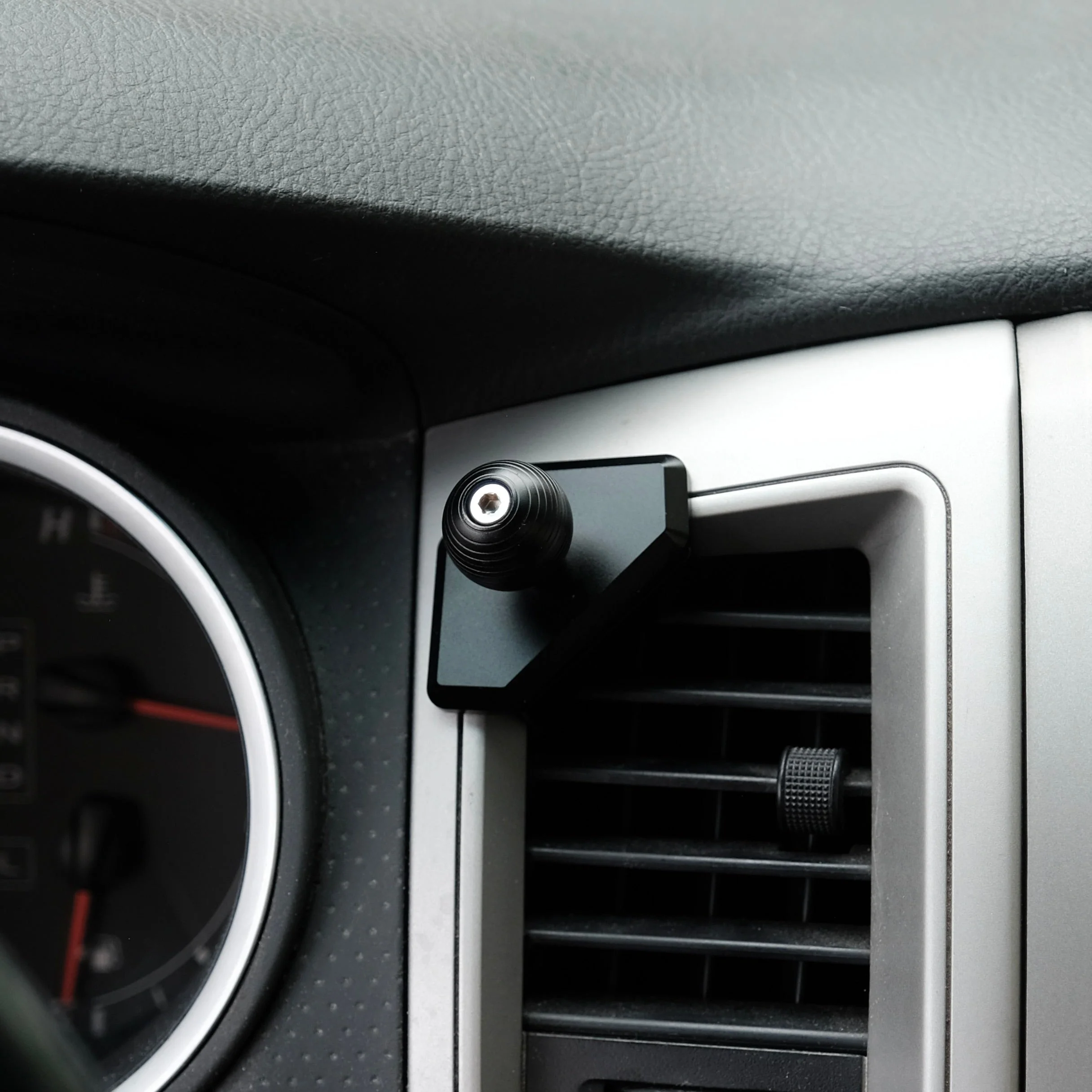 Offroam Phone Mount for Tacoma (2005-2011) - Image 7