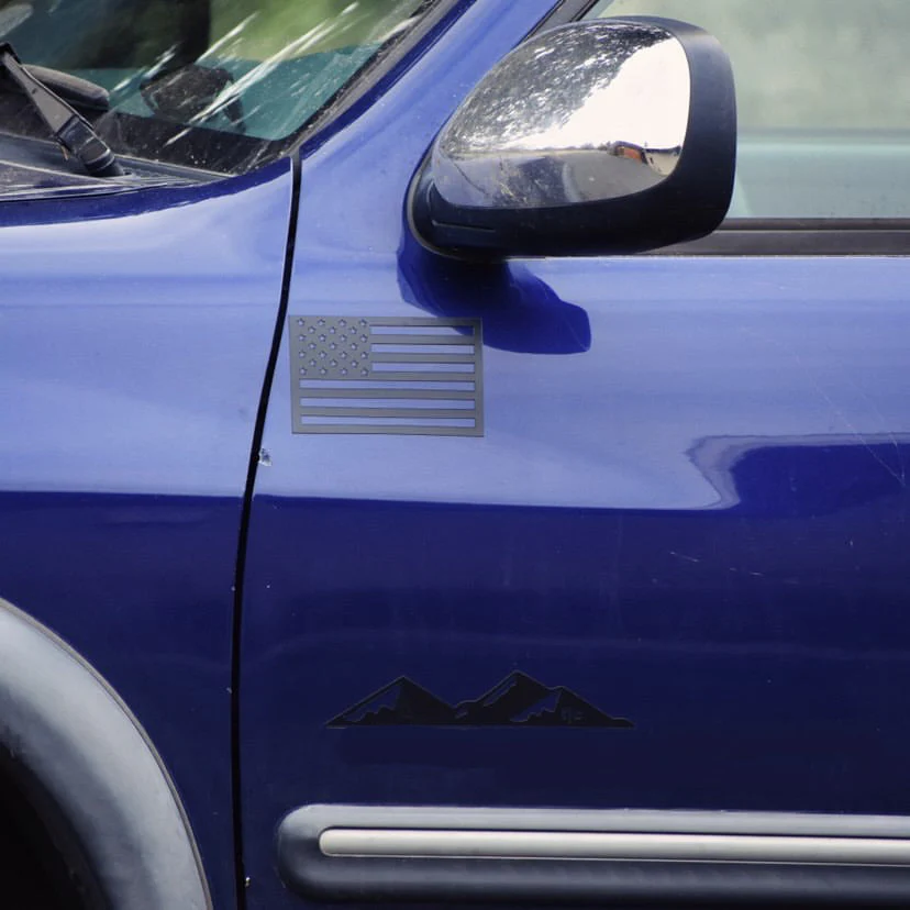 Tactilian Universal Mountain Range Vehicle Magnet - Image 4
