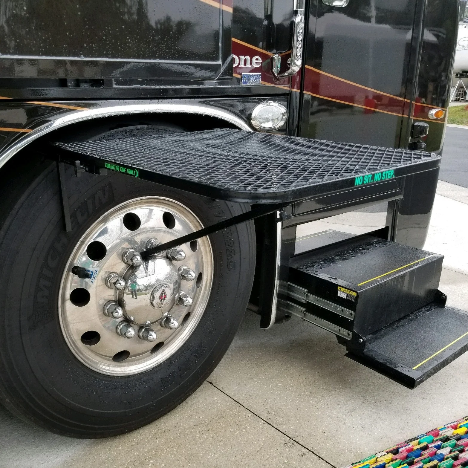 Tail Gater Tire Table Large Aluminum Camping Table - Image 3