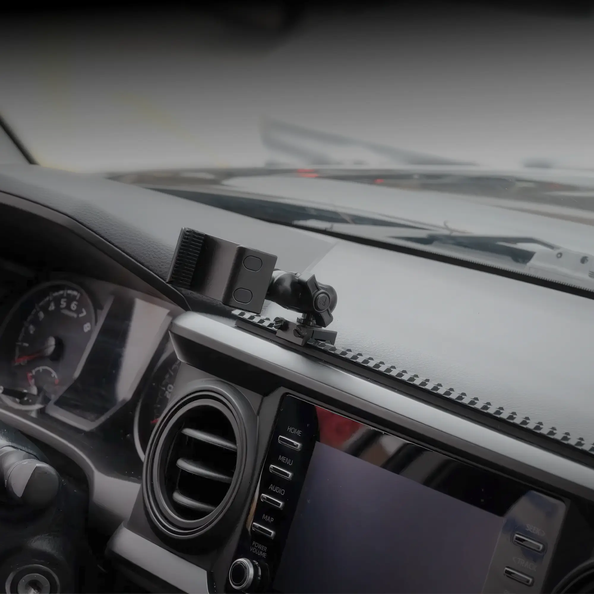 TackForm TRAXX™ - Assault Track Picatinny Dash Bracket With MagSafe Charging Phone Mount for Tacoma (2016-2023) - Image 3